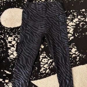 Constantly Varied Gear CVG Zebra Capri Leggings Size M